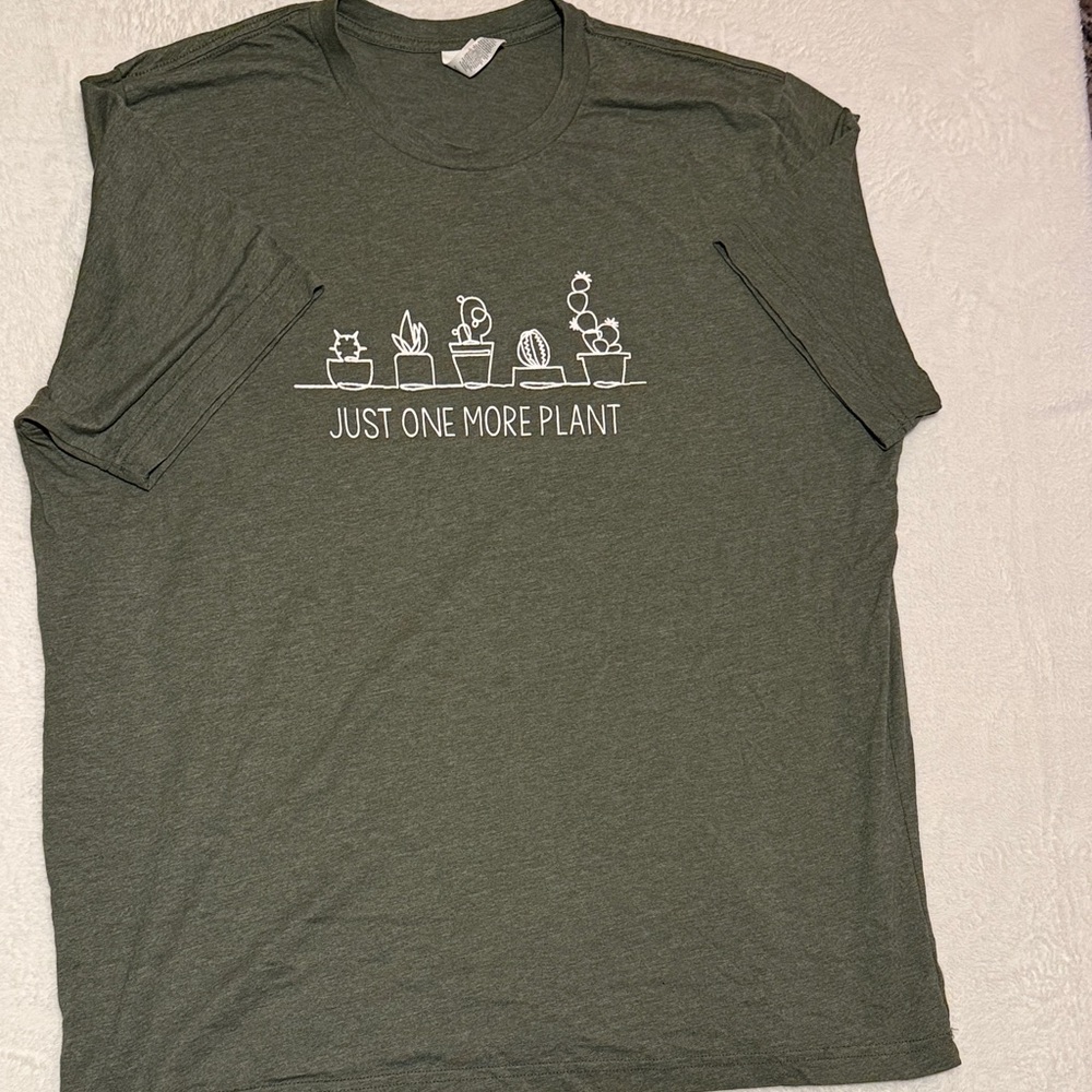 Plant lover T-shirt “just one more plant”